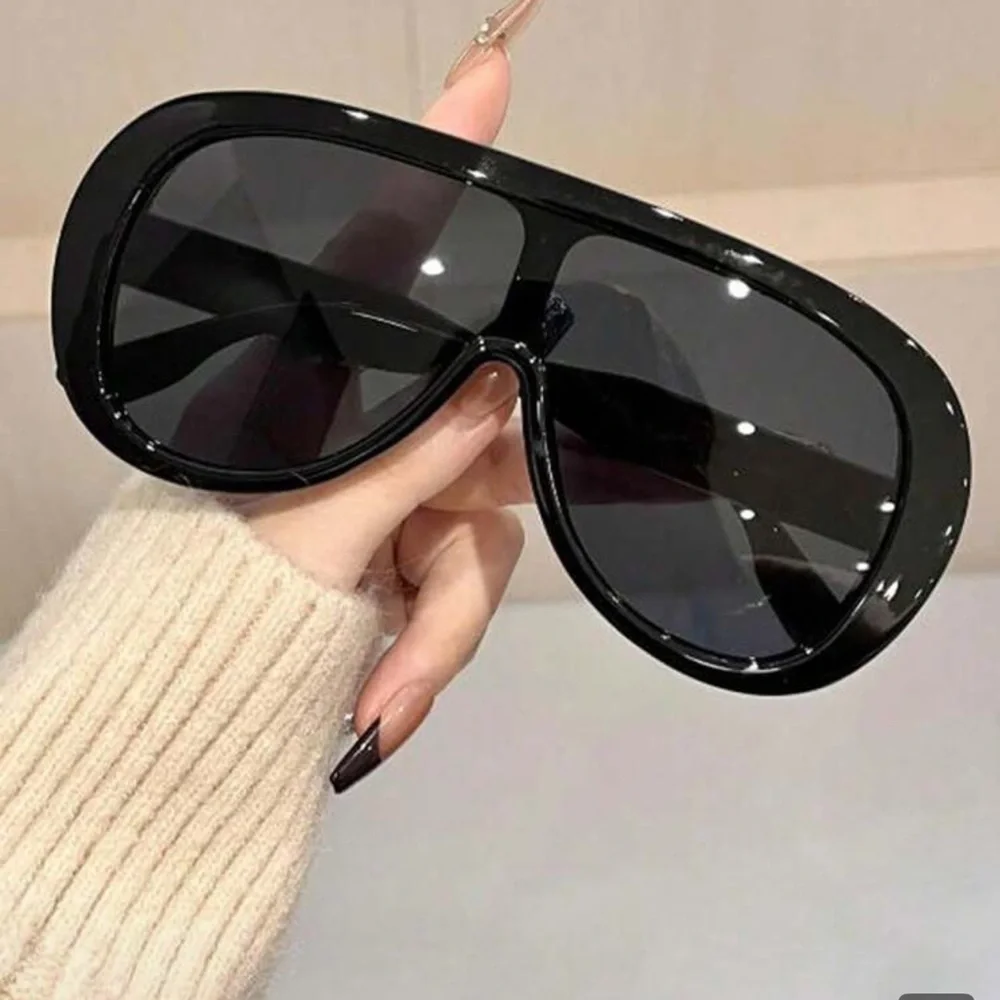 Oversized Black Aviator Sunglasses Women’s Retro Bold Statement Shades